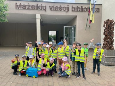 Knygos – tai durys į pasaulį. Jos moko, auklėja, su jomis keliauji, svajoji, gyveni