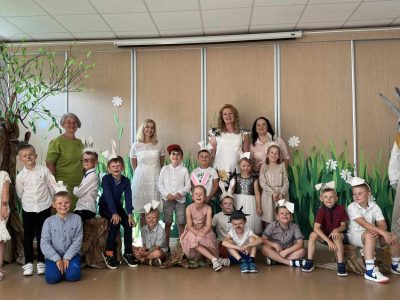 Priešmokyklinukai atsisveikina su darželiu