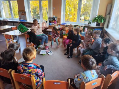 Priešmokyklinukai domisi dantų priežiūra