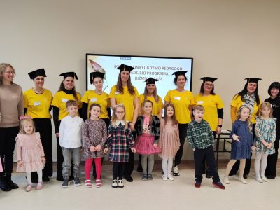 Vaikų muzikinis pasirodymas papildė svarbų renginį Vaikų muzikinis pasirodymas papildė svarbų renginį