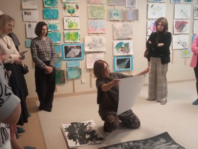 II modulio edukacinė išvyka ,,Visuminio bei nuodugniojo ikimokyklinio ir priešmokyklinio ugdymo gerosios patirtys Vilniaus ankstyvojo ugdymo mokyklėlėje ,,Strazdanėlės” II modulio edukacinė išvyka ,,Visuminio bei nuodugniojo ikimokyklinio ir priešmokyklinio ugdymo gerosios patirtys Vilniaus ankstyvojo ugdymo mokyklėlėje ,,Strazdanėlės”